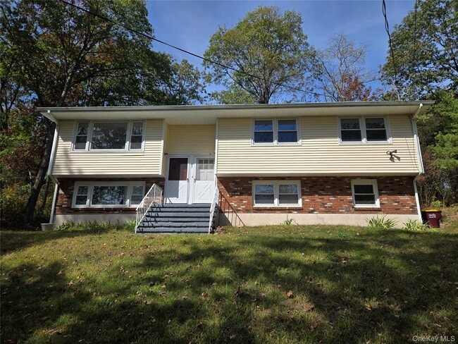 property at 43 Glenmere Homesites Rd