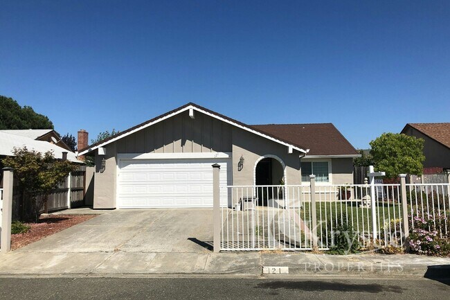 121 Azalea Ct in Vallejo, CA - Foto de edificio - Building Photo