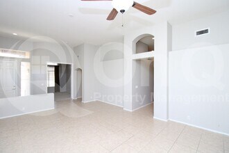 5997 W Aurora Dr in Glendale, AZ - Building Photo - Building Photo