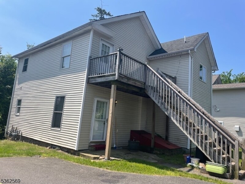 37 E New St in Rockaway, NJ - Building Photo