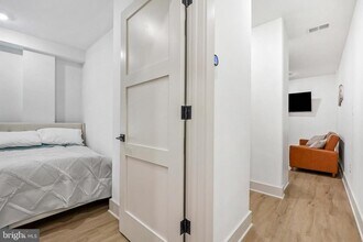 256 15th St SE in Washington, DC - Foto de edificio - Building Photo