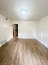 2421 S Drake Ave in Chicago, IL - Building Photo - Building Photo