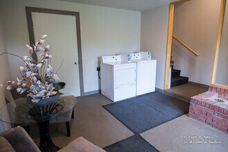221 S 12th Ave, Unit C in Bozeman, MT - Foto de edificio - Building Photo