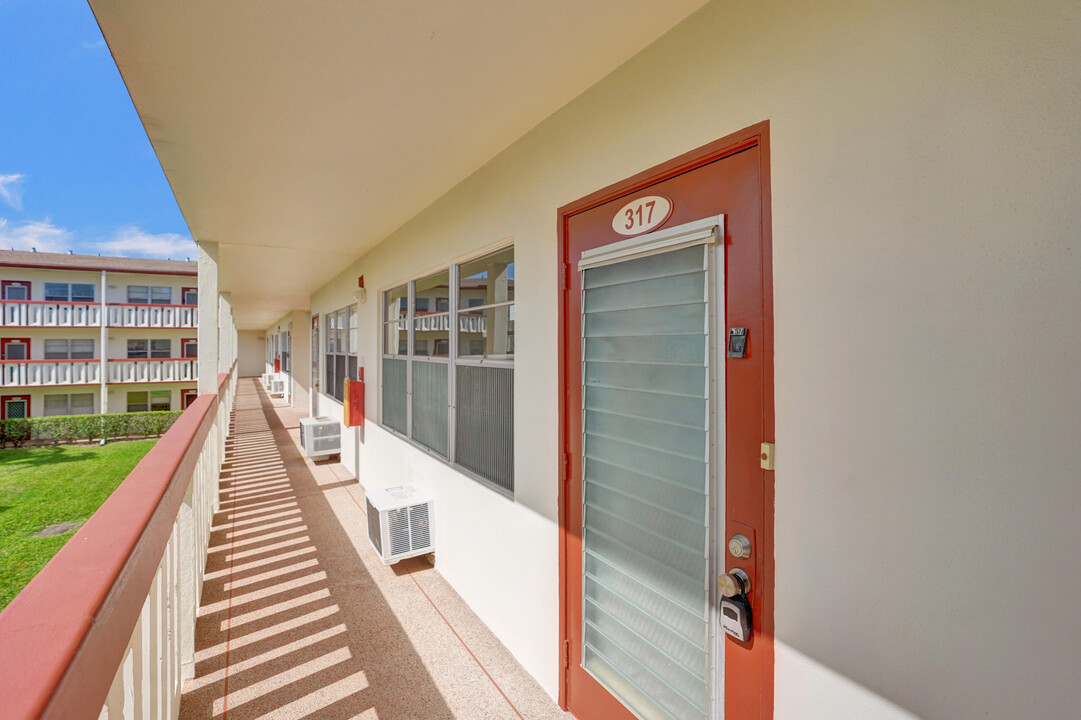 317 Brighton H in Boca Raton, FL - Building Photo