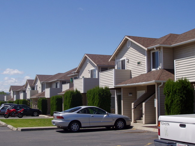 Juniper Village Apartments in Ellensburg, WA - Building Photo - Building Photo