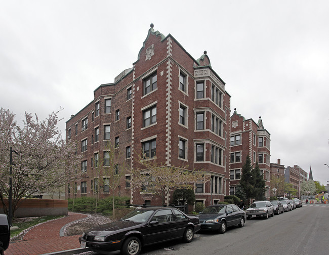 Bromley Court in Cambridge, MA - Foto de edificio - Building Photo