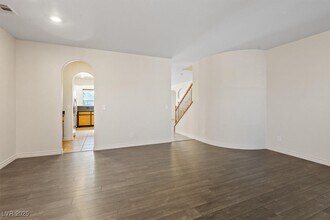 227 Palmarosa St in Henderson, NV - Building Photo - Building Photo