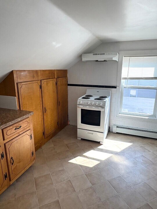 638 Locust St, Unit 2 in Fall River, MA - Foto de edificio