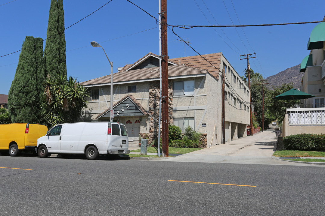 245 W Stocker St in Glendale, CA - Building Photo