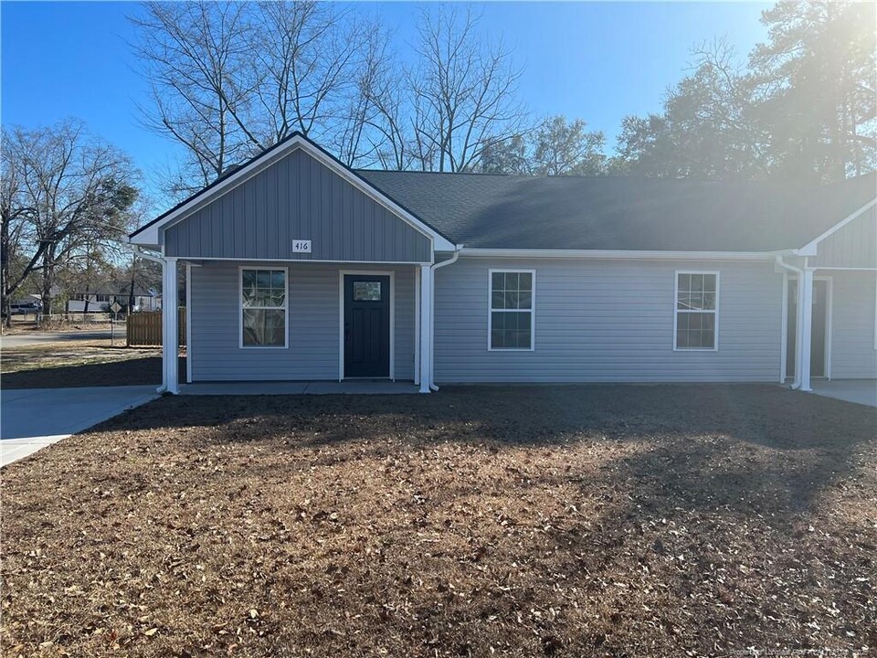 416 E 7th Ave in Raeford, NC - Building Photo