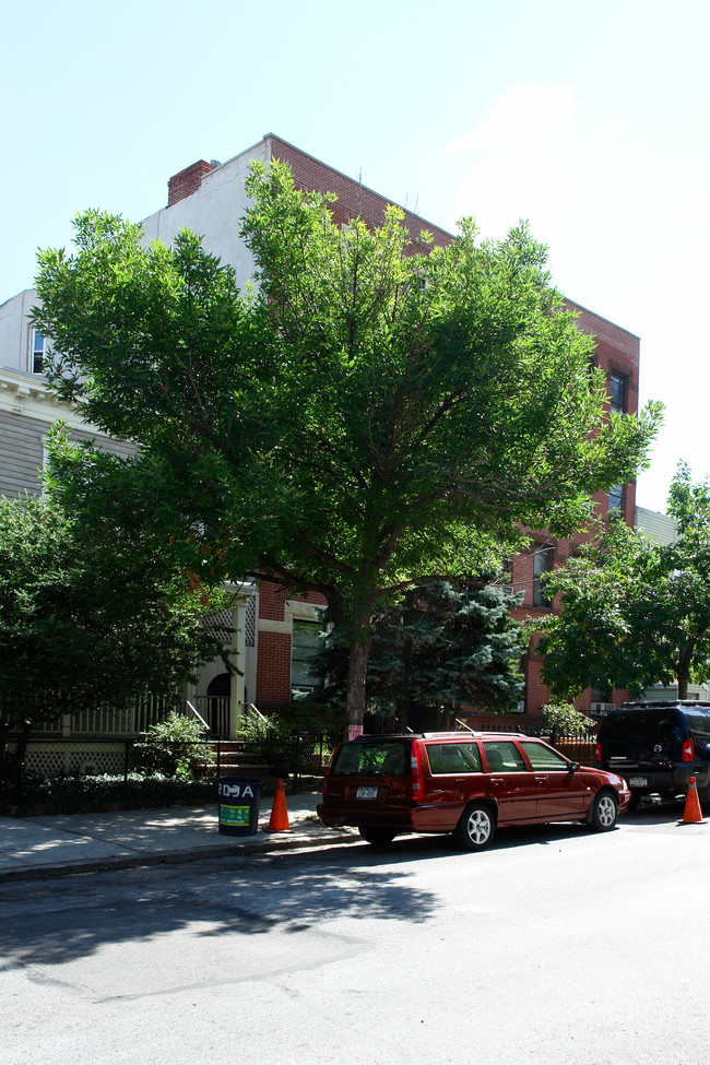 207 12th St in Brooklyn, NY - Building Photo - Building Photo