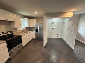 706 E Olive St in Scott City, MO - Building Photo - Building Photo