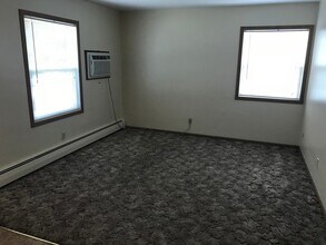 1516 16th Ave SE in St. Cloud, MN - Building Photo - Building Photo
