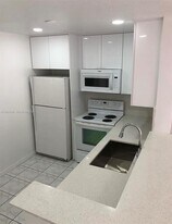 12035 SW 14th St in Miami, FL - Building Photo