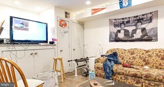 1902 N 17th St in Philadelphia, PA - Building Photo