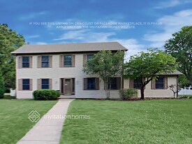 330 Bayberry Ct in West Chicago, IL - Building Photo