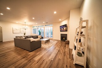 40851 Hovley Ct in Palm Desert, CA - Building Photo - Building Photo