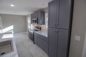 715 Bluffdale Dr in Columbia, MO - Building Photo - Building Photo