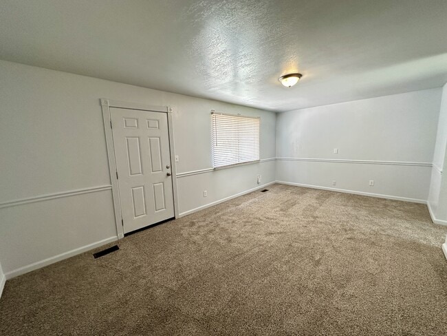 7685 S 2550 W in West Jordan, UT - Building Photo - Building Photo