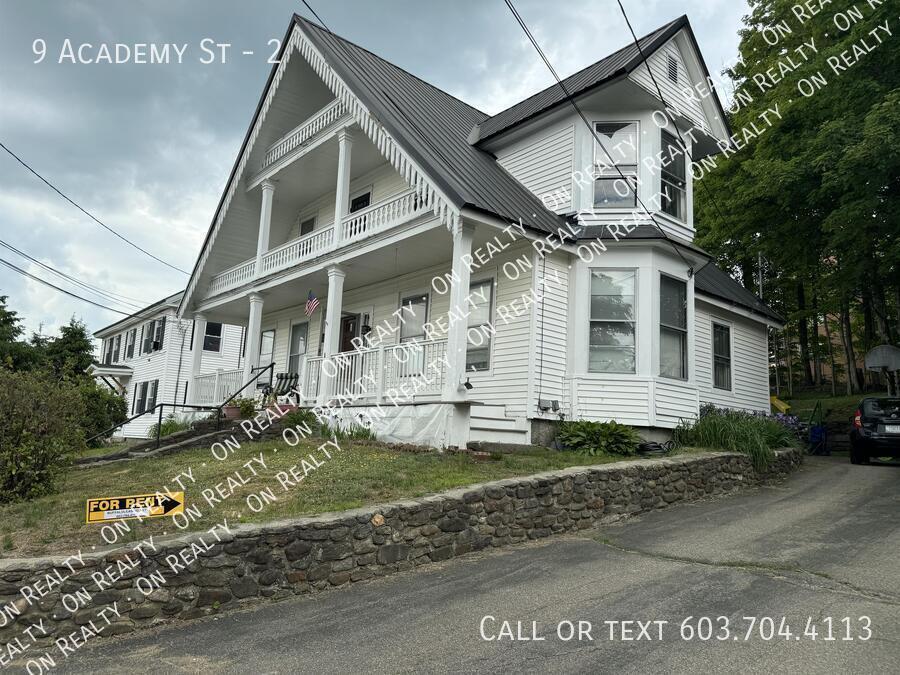 9 Academy St in Tilton, NH - Building Photo