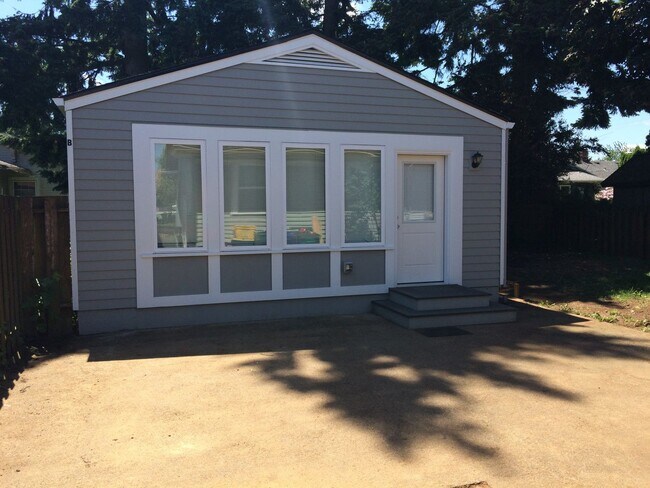 7024 NE Oregon St in Portland, OR - Building Photo - Building Photo