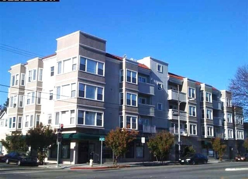 1515 14th Ave in Oakland, CA - Building Photo