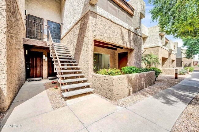 4554 E Paradise Vlg Pkwy S