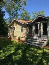 243 Shore Dr in Salem, NH - Building Photo - Building Photo