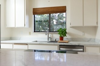 1170 Whitewater Cove in Santa Cruz, CA - Building Photo - Building Photo