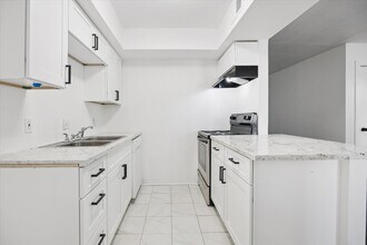 1938 Upland Dr in Houston, TX - Building Photo - Building Photo