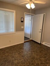 318 Green Meadow Dr in Wautoma, WI - Foto de edificio - Building Photo