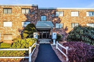 65 Milliken Ave, Unit 13 in Franklin, MA - Building Photo - Building Photo