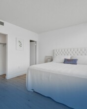 801 Brickell Bay Dr, Unit 1262 in Miami, FL - Foto de edificio - Building Photo