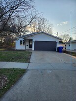 921 S Walden Ave in Appleton, WI - Building Photo