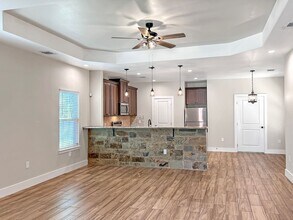 144 CR 6813 in Natalia, TX - Building Photo - Building Photo