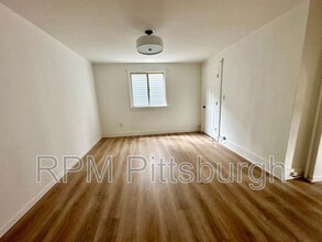 6317 St Marie St in Pittsburgh, PA - Building Photo - Building Photo