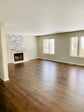 2824 Whitehall Ln in Naperville, IL - Building Photo - Building Photo