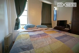 1586 1st Avenue-Unit -3B in New York, NY - Building Photo - Building Photo