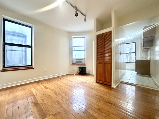 3135 Broadway, Unit 20