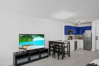 710 Washington Ave in Miami Beach, FL - Building Photo - Building Photo