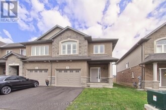14 Laguna Vlg Cres in Hamilton, ON - Building Photo - Building Photo