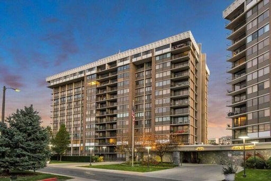 241 N Vine St in Salt Lake City, UT - Building Photo