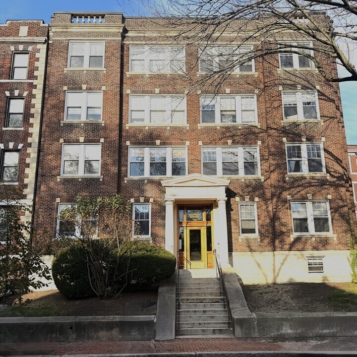 333 Harvard St in Cambridge, MA - Building Photo