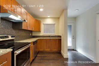 909 Reinli St-Unit -Unit 128 in Austin, TX - Building Photo - Building Photo