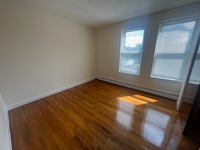 152 North Beacon St, Unit 3