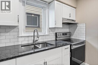 835 Moy Ave in Windsor, ON - Building Photo - Building Photo