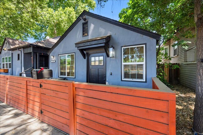 1305 W St in Sacramento, CA - Building Photo - Building Photo
