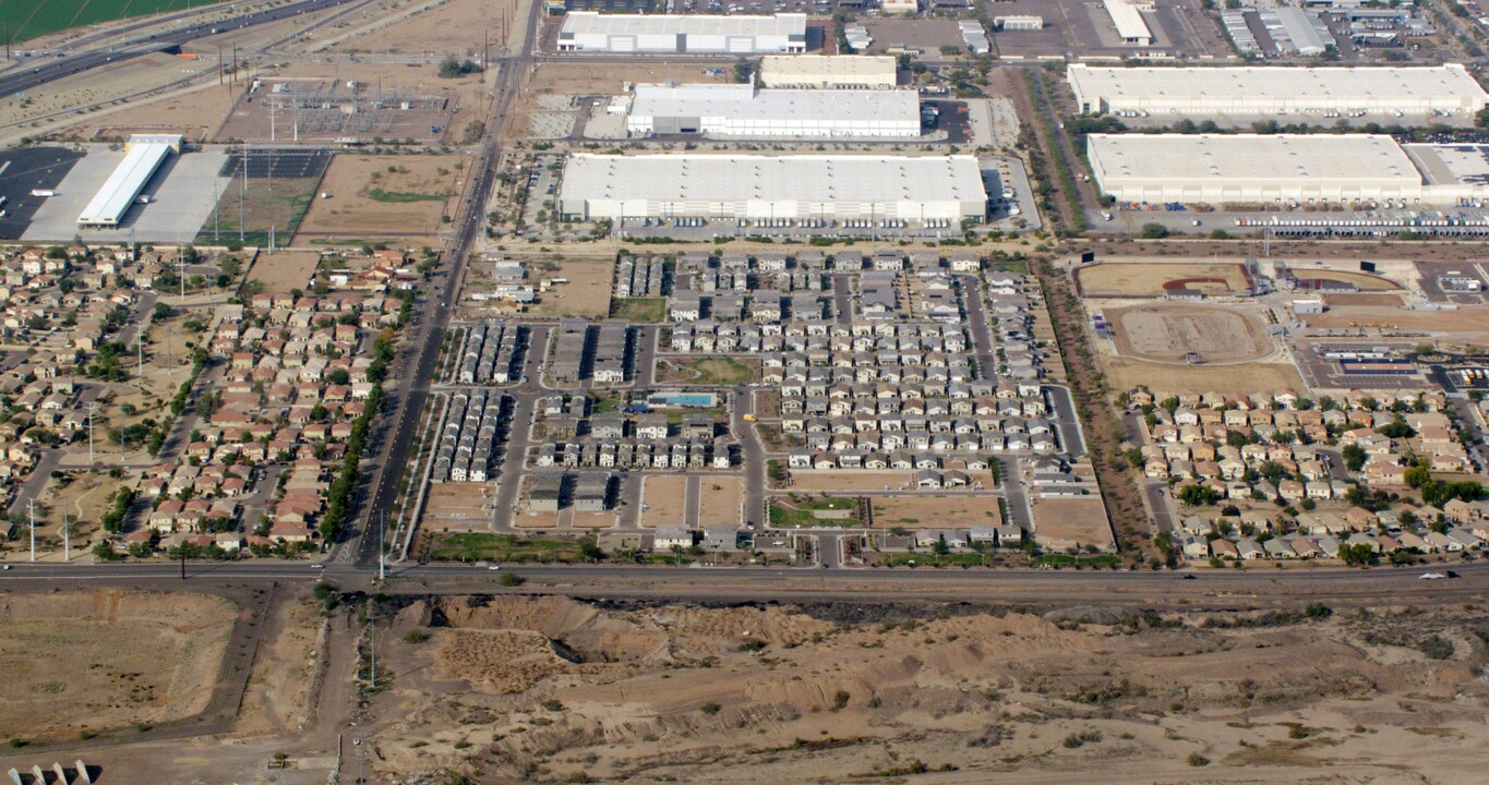 Villas at Cypress Ridge in Phoenix, AZ - Building Photo