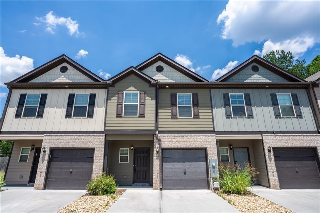 6106 Oak Bend Ct in Riverdale, GA - Building Photo