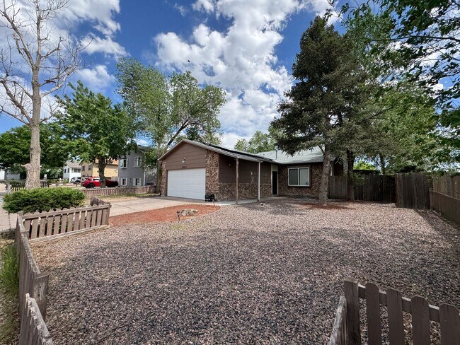 property at 3122 Moonbeam Cir S